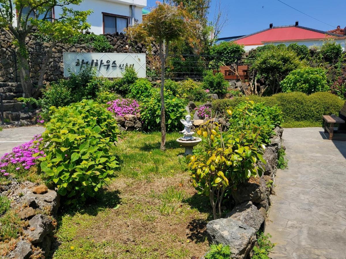 Hanihaus Sinchon-Ri Чеджу Екстериор снимка